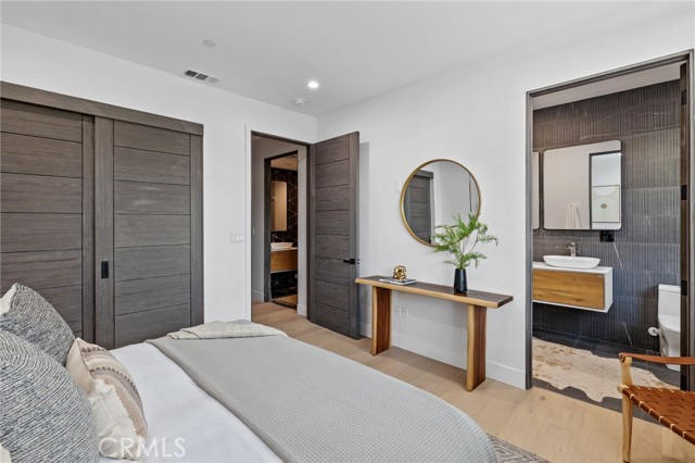 Detail Gallery Image 15 of 24 For 528 N Flores St #102,  West Hollywood,  CA 90048 - 2 Beds | 2/1 Baths