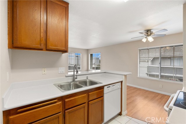 Detail Gallery Image 15 of 29 For 18312 Parkview Lane #202,  Huntington Beach,  CA 92648 - 2 Beds | 1 Baths