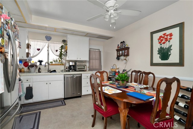 2615 Curtis Avenue, Redondo Beach CA: https://media.crmls.org/medias/f83811ba-0005-49cb-8280-a99d14b8a5bf.jpg