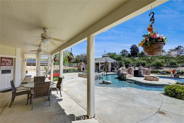 Detail Gallery Image 3 of 20 For 40570 Beaujolais Court, Temecula,  CA 92592 - 5 Beds | 4 Baths