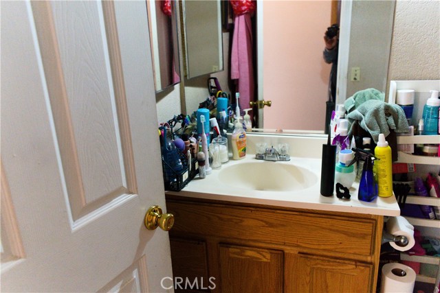 Detail Gallery Image 12 of 26 For 313 Barhill Ave, Pomona,  CA 91766 - 4 Beds | 2 Baths