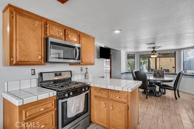 Detail Gallery Image 7 of 15 For 12856 Morning Star Rd, Apple Valley,  CA 92308 - 3 Beds | 2 Baths