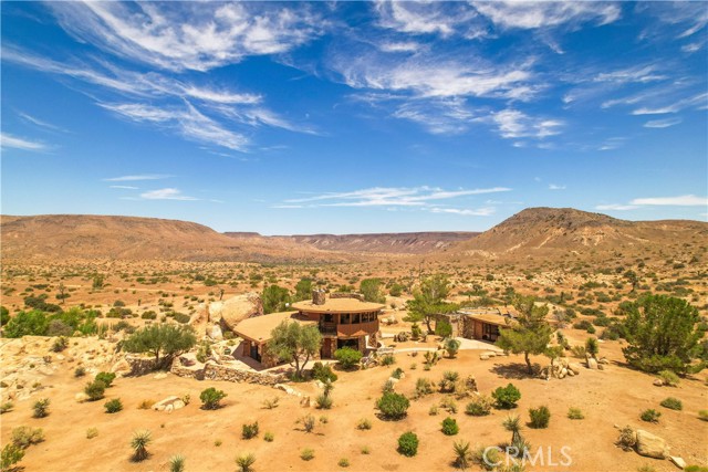 Detail Gallery Image 15 of 75 For 55290 Flying Tigers Rd, Pioneertown,  CA 92268 - 4 Beds | 3 Baths