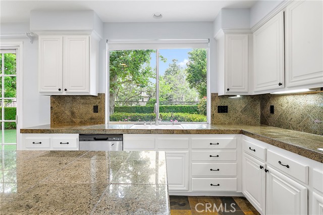 Detail Gallery Image 10 of 27 For 54 Laurelhurst Dr, Ladera Ranch,  CA 92694 - 4 Beds | 4 Baths