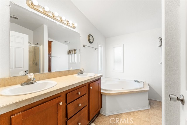 44725 E Florida Avenue, Hemet CA: https://media.crmls.org/medias/f83b74c9-6f99-44af-be8a-d1fd6175781e.jpg