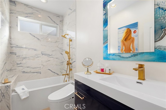 Detail Gallery Image 24 of 42 For 252 Mayflower Dr, Newport Beach,  CA 92660 - 2 Beds | 2 Baths