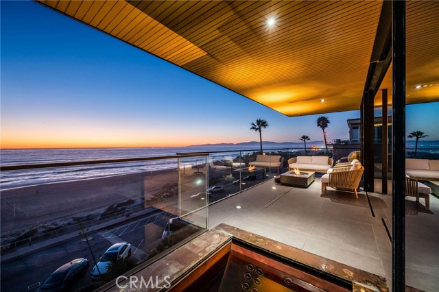 4320 The Strand, Manhattan Beach CA: https://media.crmls.org/medias/f83bdaa5-f486-4f8c-ad95-86484f6a5bf4.jpg