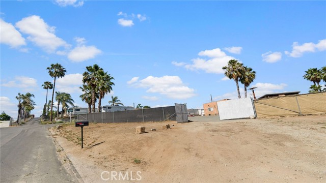 8035 Santa Rita Street, Corona CA: https://media.crmls.org/medias/f83bf6e9-3de6-4dfd-a5eb-d4eee4320c2a.jpg