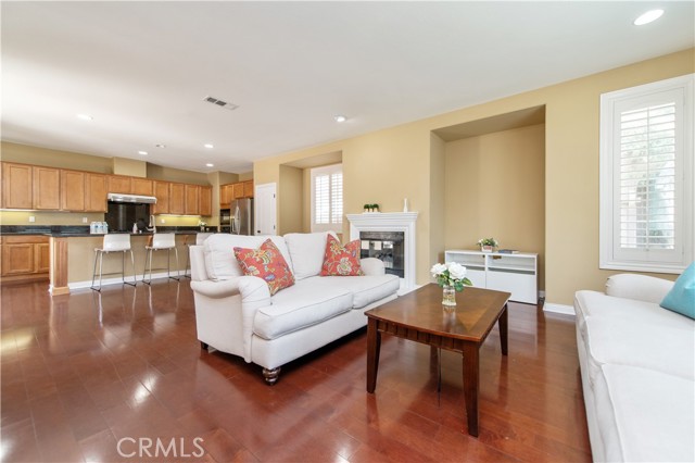 Detail Gallery Image 2 of 20 For 25 Blossom, Irvine,  CA 92620 - 4 Beds | 3 Baths
