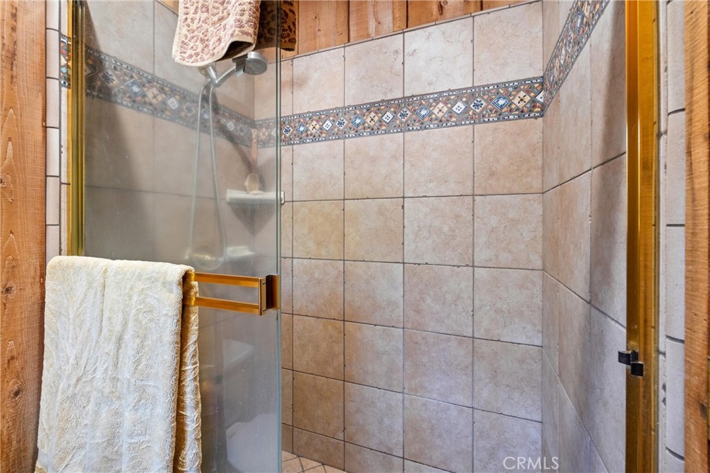 https://media.crmls.org/medias/f83ccbc5-989d-4287-bd22-e6c5481d7730.jpg?preset=X-Large