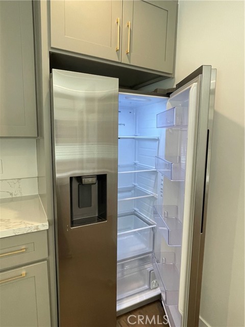 Detail Gallery Image 6 of 13 For 23517 Aetna St, Woodland Hills,  CA 91367 - 1 Beds | 1 Baths