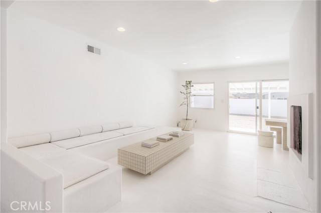 6315 Belmar Avenue, Tarzana (los Angeles), CA, 91335 6315 Belmar Avenue, Tarzana (los Angeles), CA, 91335