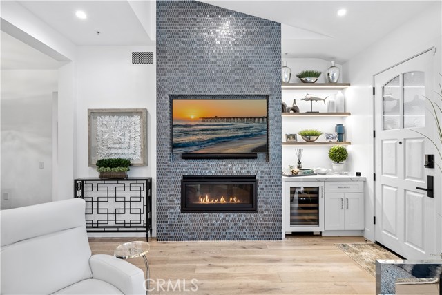Detail Gallery Image 2 of 30 For 10 Roma Ct, Newport Coast,  CA 92657 - 2 Beds | 2 Baths