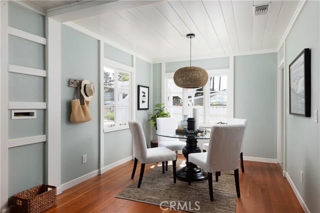 425 Monterey Drive, Laguna Beach CA: https://media.crmls.org/medias/f83f816c-df9d-4abf-9876-dfa89fcd6133.jpg