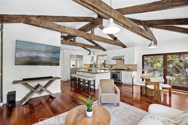 10255 Overhill Drive, Santa Ana CA: https://media.crmls.org/medias/f83f965d-478f-44e2-9b60-e3cf92c6a0be.jpg