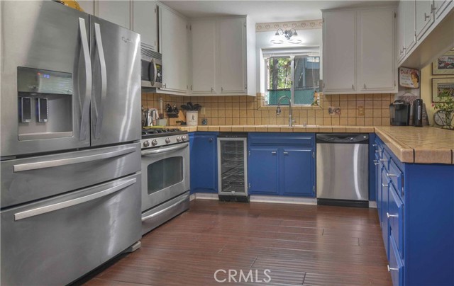 1353 Golden Rule Lane, Lake Arrowhead CA: https://media.crmls.org/medias/f8402c4e-90bc-4f1c-8557-9799a74005d6.jpg