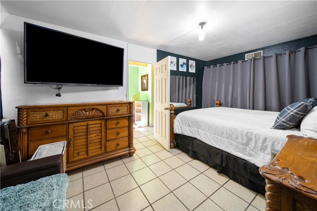 Detail Gallery Image 4 of 18 For 6927 Lanto, Commerce,  CA 90040 - 3 Beds | 3 Baths