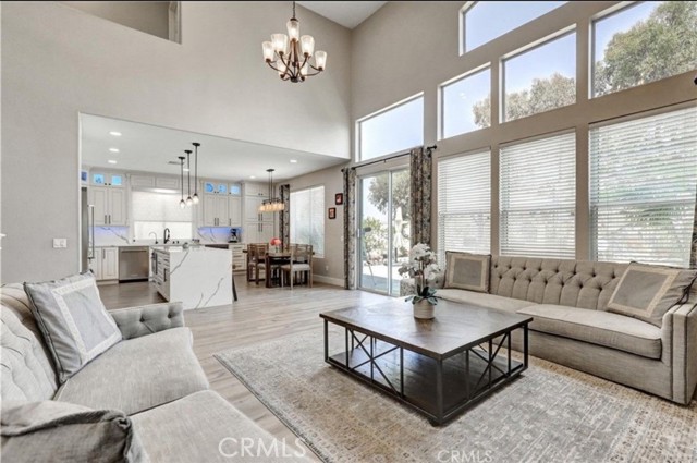 Detail Gallery Image 6 of 28 For 575 Rembrandt, Corona,  CA 92882 - 4 Beds | 3 Baths