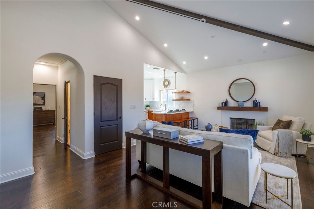 202 N Irena Avenue #B