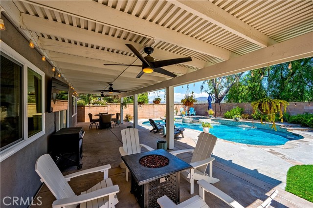 33037 Paterno Street, Temecula CA: https://media.crmls.org/medias/f841f400-d19b-4b82-9c53-1f5ab265c00c.jpg