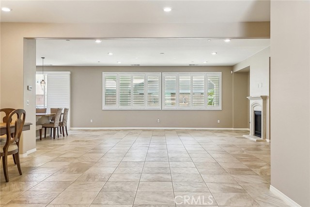 Detail Gallery Image 5 of 40 For 6125 Coopers Hawk Dr, Jurupa Valley,  CA 91752 - 5 Beds | 3/1 Baths