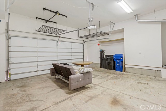 Detail Gallery Image 10 of 43 For 5678 Como Circle, Woodland Hills,  CA 91367 - 5 Beds | 3/1 Baths