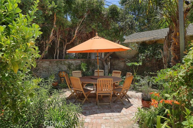 5866 Varna Avenue, Valley Glen CA: https://media.crmls.org/medias/f84270b1-b282-4955-8535-2b7470d8ea15.jpg