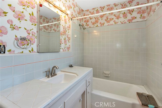 2106 E Cortez E Street, West Covina CA: https://media.crmls.org/medias/f8427828-18b3-4ca0-aaac-965183cc4b6b.jpg