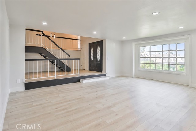 20591 Celtic Street, Chatsworth CA: https://media.crmls.org/medias/f8430ead-bdbf-4946-b039-78e863caa914.jpg