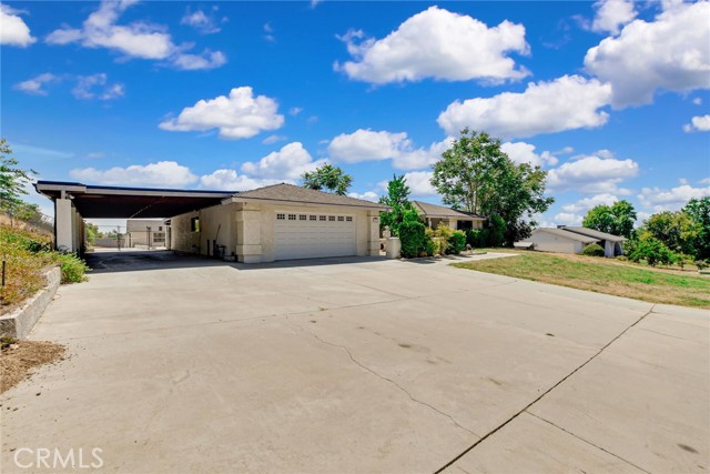 Detail Gallery Image 2 of 39 For 35823 Avenue Avenue, Yucaipa,  CA 92399 - 5 Beds | 3 Baths