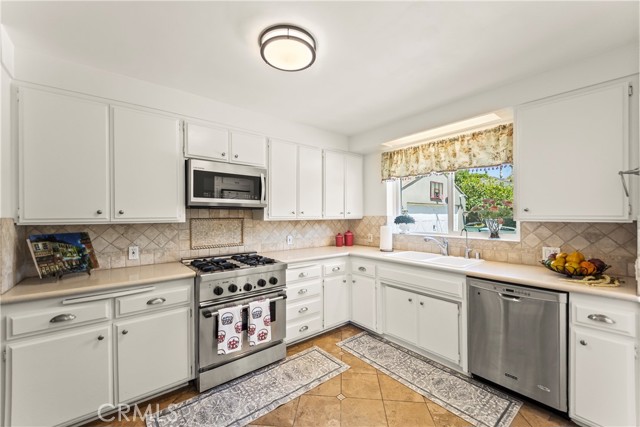 Detail Gallery Image 15 of 39 For 2205 Las Lunas St, Pasadena,  CA 91107 - 3 Beds | 2 Baths