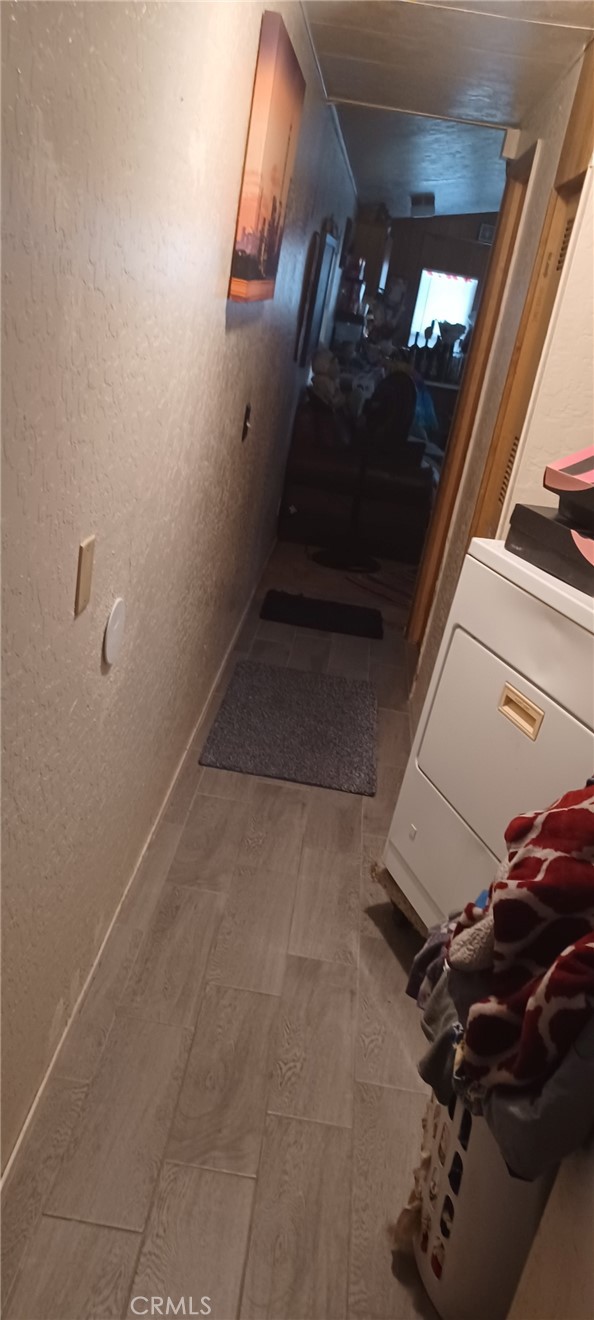 https://media.crmls.org/medias/f843a6c7-1bd2-4094-90cd-e282b6616970.jpg?preset=X-Large