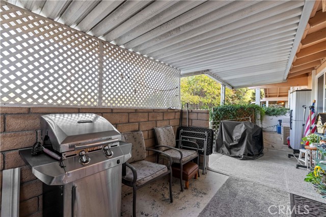 Detail Gallery Image 27 of 41 For 19160 Avenue of the Oaks #B,  Newhall,  CA 91321 - 2 Beds | 1 Baths