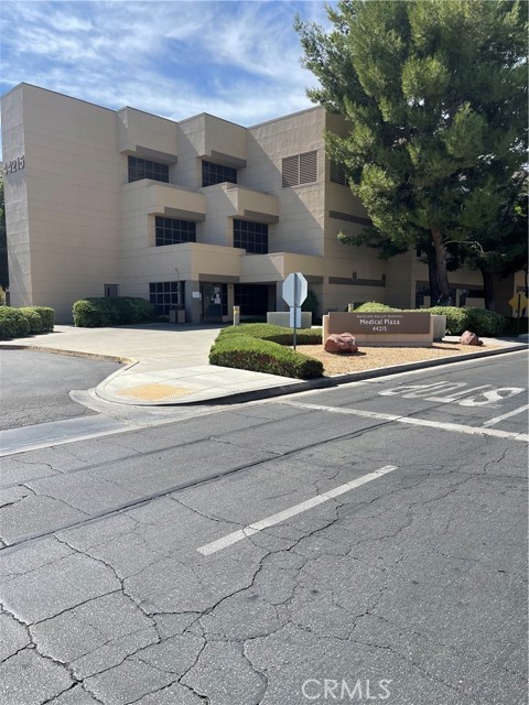 44215 15th Street, Lancaster, California 93534, ,Commercial Sale,For Sale,44215 15th Street,CRTR23199085