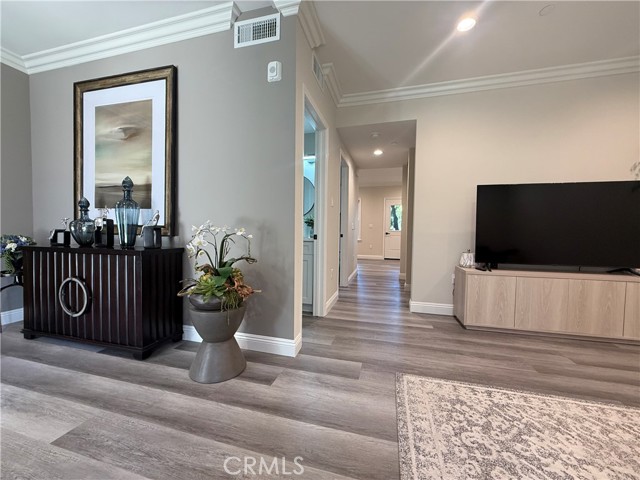 569 Lincoln Avenue, Pasadena CA: https://media.crmls.org/medias/f845a4e9-60c1-4d39-8f43-3702b5872600.jpg