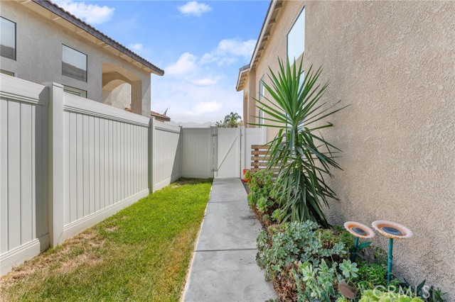 10162 Basalt Lane, Mentone CA: https://media.crmls.org/medias/f84636a4-7778-4a3e-a454-6baeaf9ddfbd.jpg