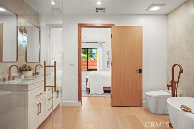 Image 28 of 46 For 15609 Huston Street