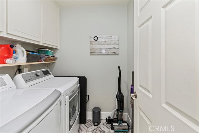 7416 Mayfield Street, Eastvale CA: https://media.crmls.org/medias/f846fe16-e5bd-46d2-b502-06b68e360de3.jpg