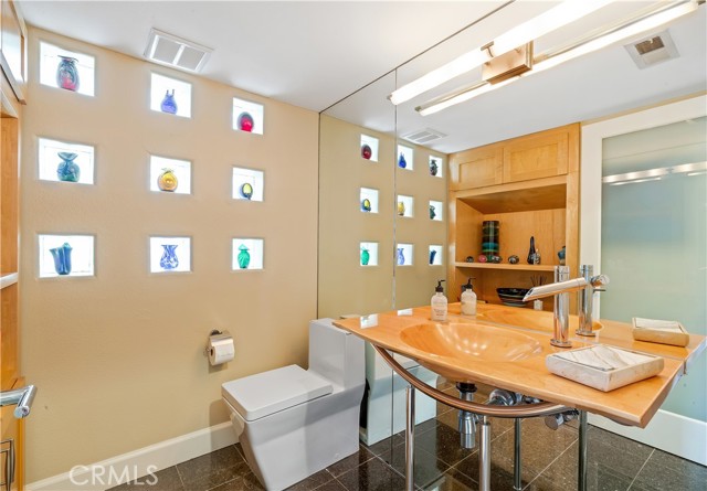 Detail Gallery Image 12 of 25 For 319 Orchid, Corona Del Mar,  CA 92625 - 4 Beds | 3/1 Baths