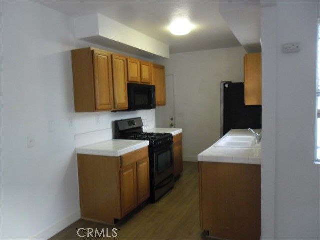 Detail Gallery Image 9 of 10 For 307 N Shelton St, Santa Ana,  CA 92703 - 2 Beds | 1 Baths