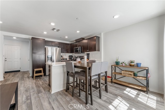 Detail Gallery Image 3 of 59 For 7155 Citrus Ave #315,  Fontana,  CA 92336 - 3 Beds | 2/1 Baths