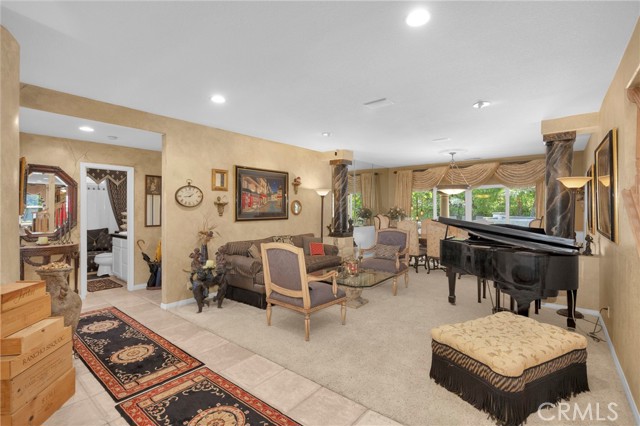 Detail Gallery Image 9 of 73 For 9902 Lapworth, Huntington Beach,  CA 92646 - 4 Beds | 5 Baths