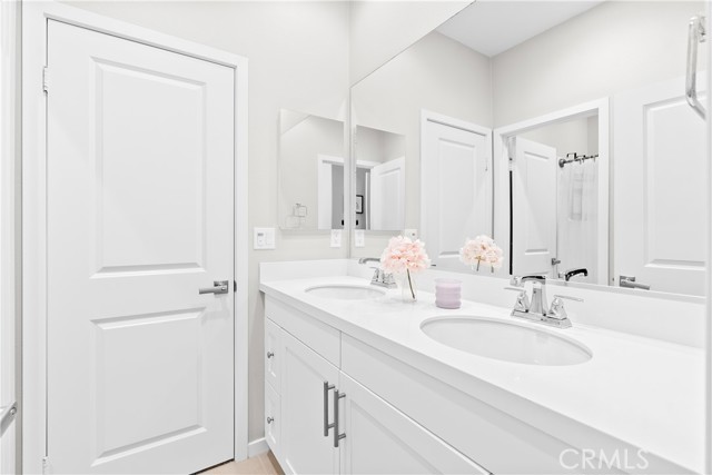 28 Fosco Street, Rancho Mission Viejo CA: https://media.crmls.org/medias/f84a9ca7-2e60-4380-818a-e049903752b7.jpg