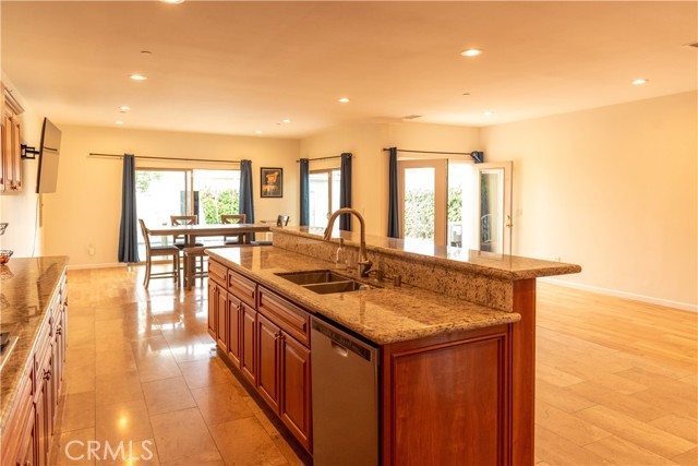 Detail Gallery Image 14 of 55 For 1137 N Banning Bld, Wilmington,  CA 90744 - 4 Beds | 5 Baths