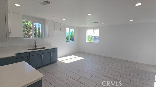 Detail Gallery Image 14 of 23 For 10413 Avalon Bld, Los Angeles,  CA 90003 - 4 Beds | 2 Baths