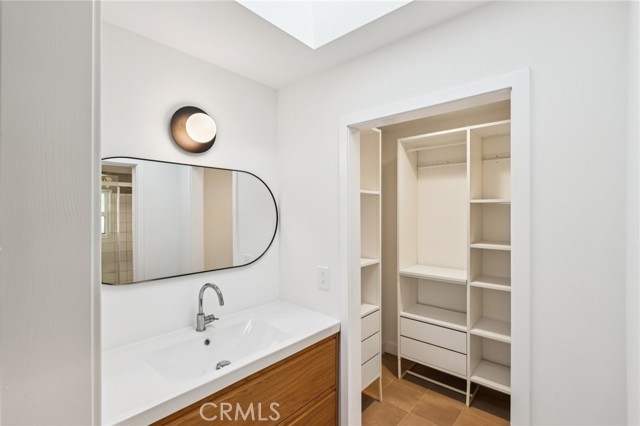 6950 Beckett Street, Tujunga CA: https://media.crmls.org/medias/f84f2442-7962-4698-97db-e61704497d71.jpg