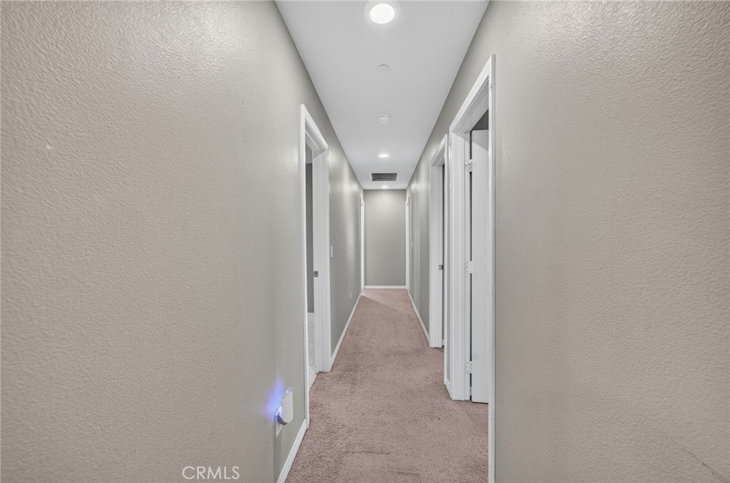 https://media.crmls.org/medias/f850b946-f3aa-4ffe-af51-c587fde28f12.jpg?preset=X-Large