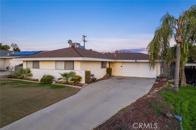 Detail Gallery Image 1 of 1 For 2701 Eric Ct, Bakersfield,  CA 93306 - 3 Beds | 2 Baths