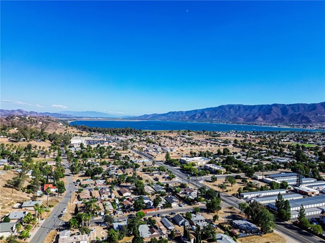 16376 Bailey Street, Lake Elsinore CA: https://media.crmls.org/medias/f851c8ac-94b3-42c0-bfe6-98b81b885cd5.jpg