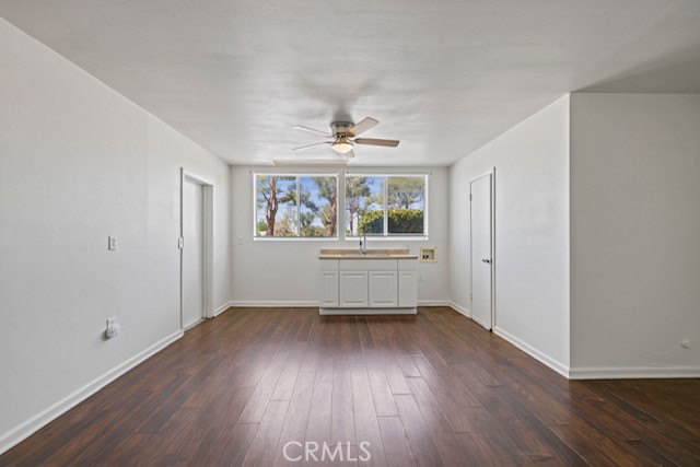 https://media.crmls.org/medias/f852a8e8-435c-45fa-b3f3-efeff3654b69.jpg?preset=X-Large